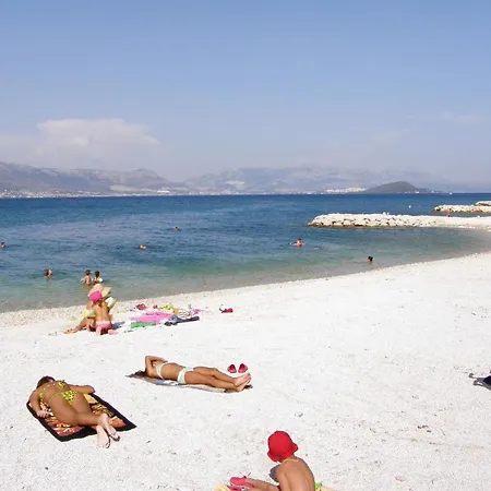 公寓 By The Sea Arbanija, Ciovo - 1122 特罗吉尔