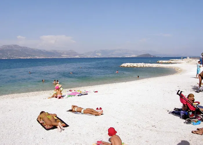 公寓 By The Sea Arbanija, Ciovo - 1122 特罗吉尔